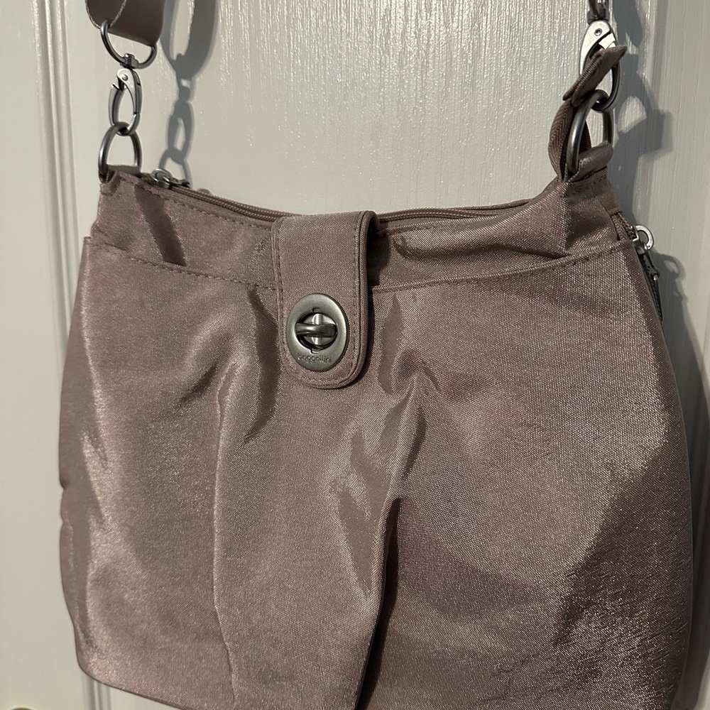 Baggalini purse, like new condition